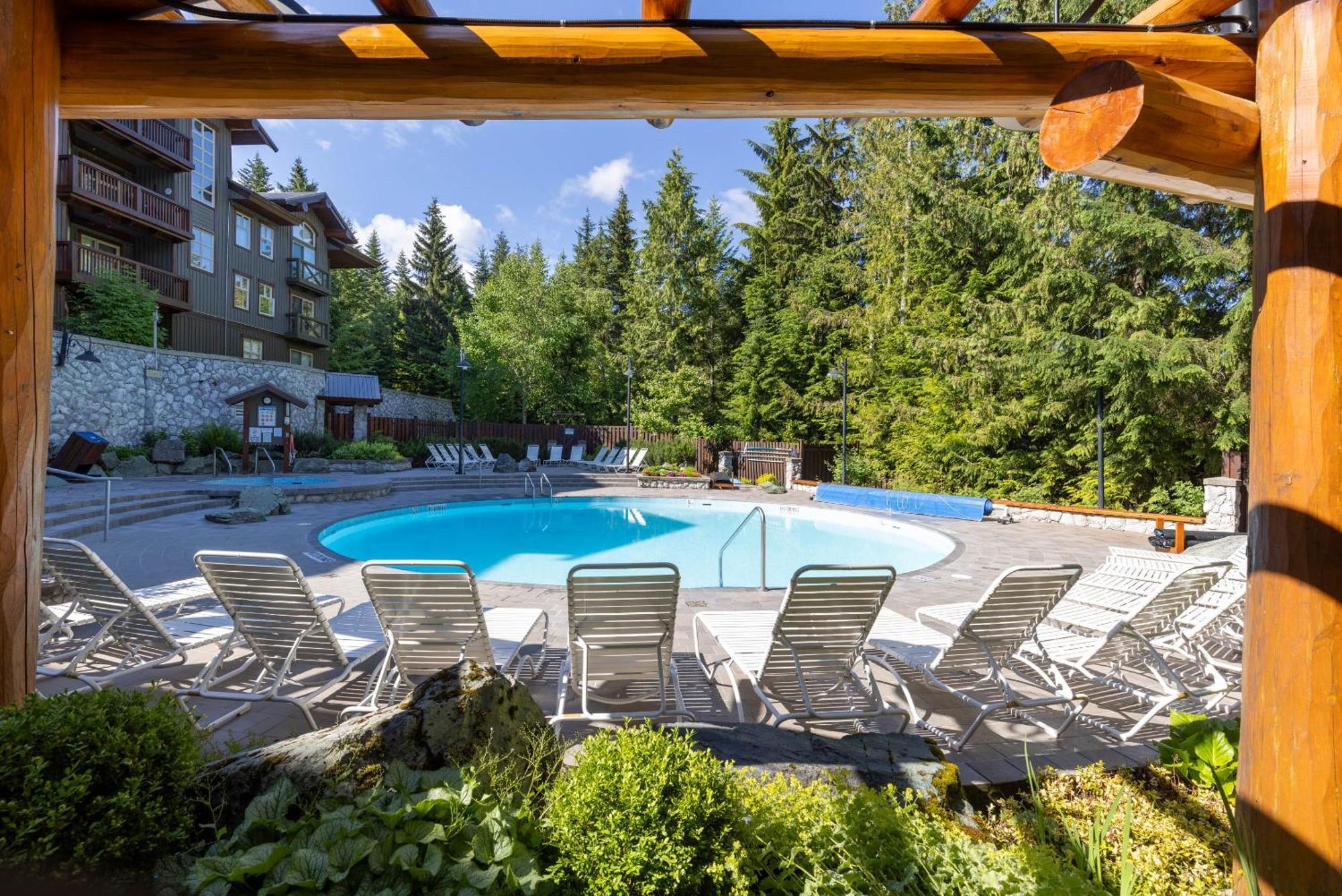 Lost Lake Lodge By Whistler Premier Extérieur photo